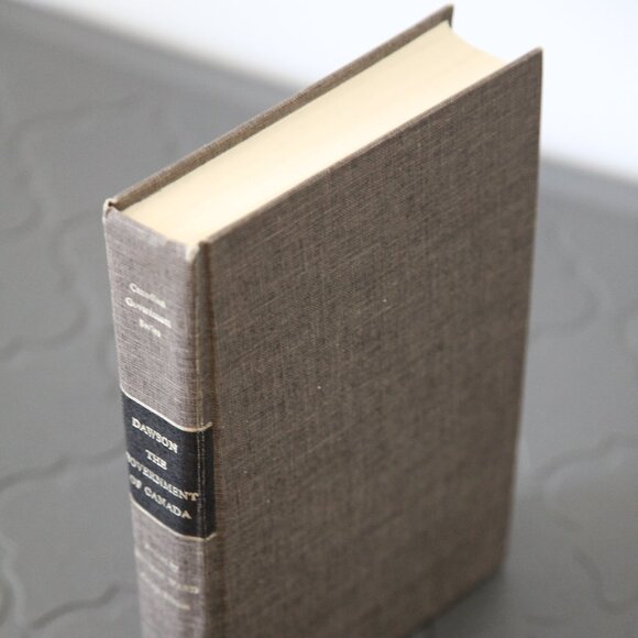 Vintage textbook: Canadian Government Series: The Government of Canada by UofT - Picture 3 of 8